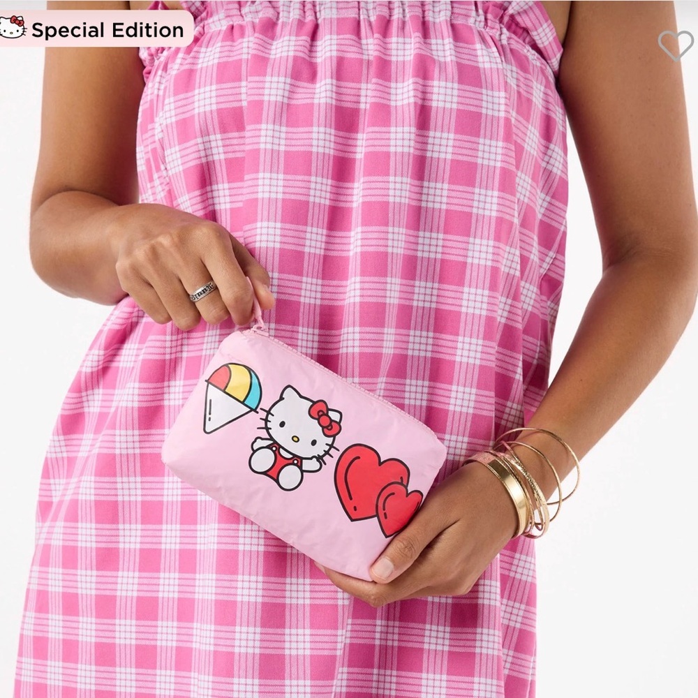 ALOHA- Hello Kitty mini pouch set - Picture 2 of 6